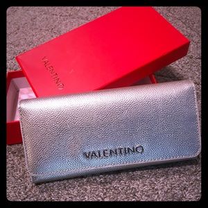 Gorgeous, Stunning Silver Valentino Wallet!